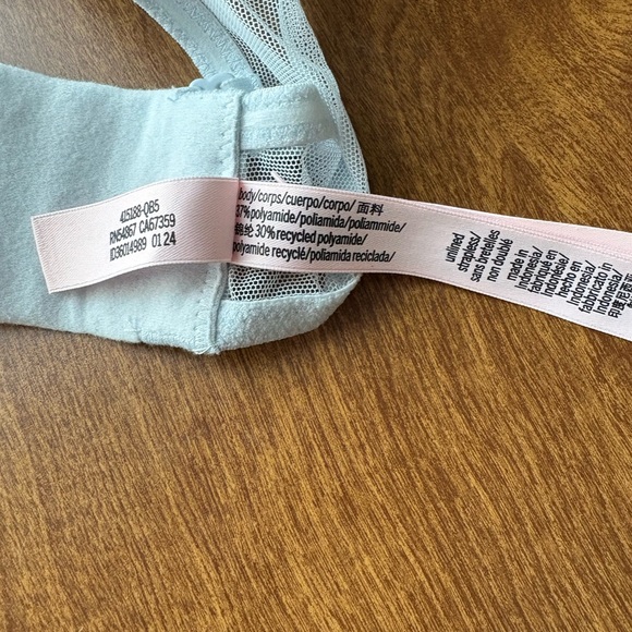 Victoria’s Secret 🦋 NWOT Light Baby Blue Elegant Lace Underwire Bra - Picture 5 of 5